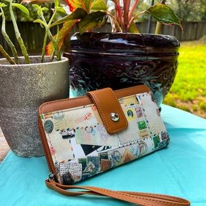 Wristlet wallet NWOT